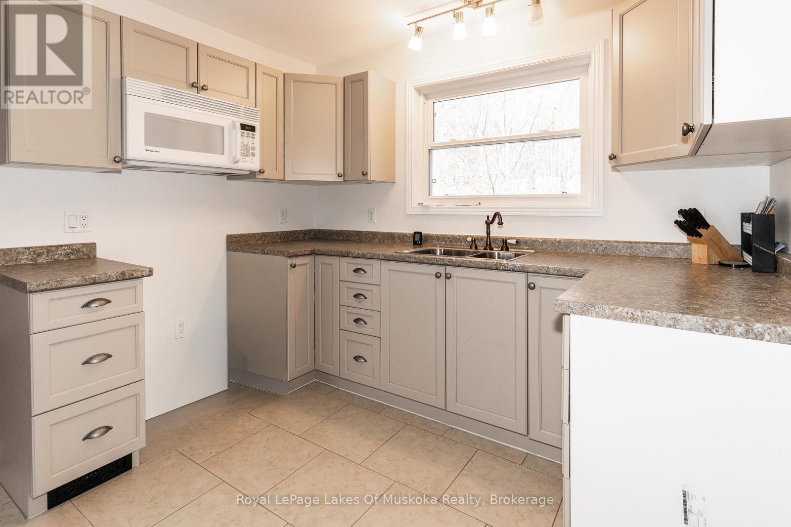 3511 Brunel Road, Lake Of Bays, Ontario  P0B 1A0 - Photo 10 - X13106762