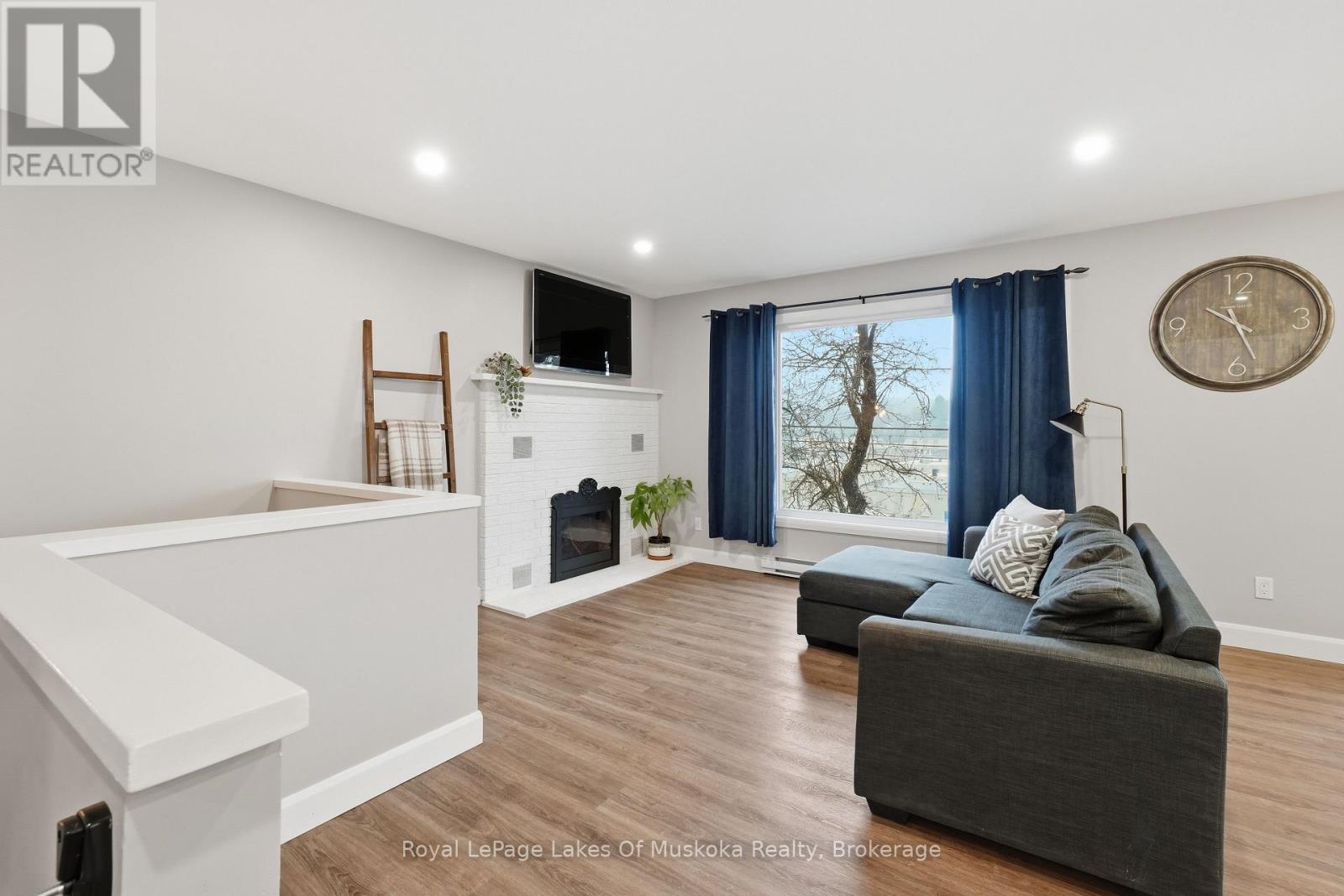 12 Manominee Street, Huntsville, Ontario  P1H 1H2 - Photo 4 - X13109850
