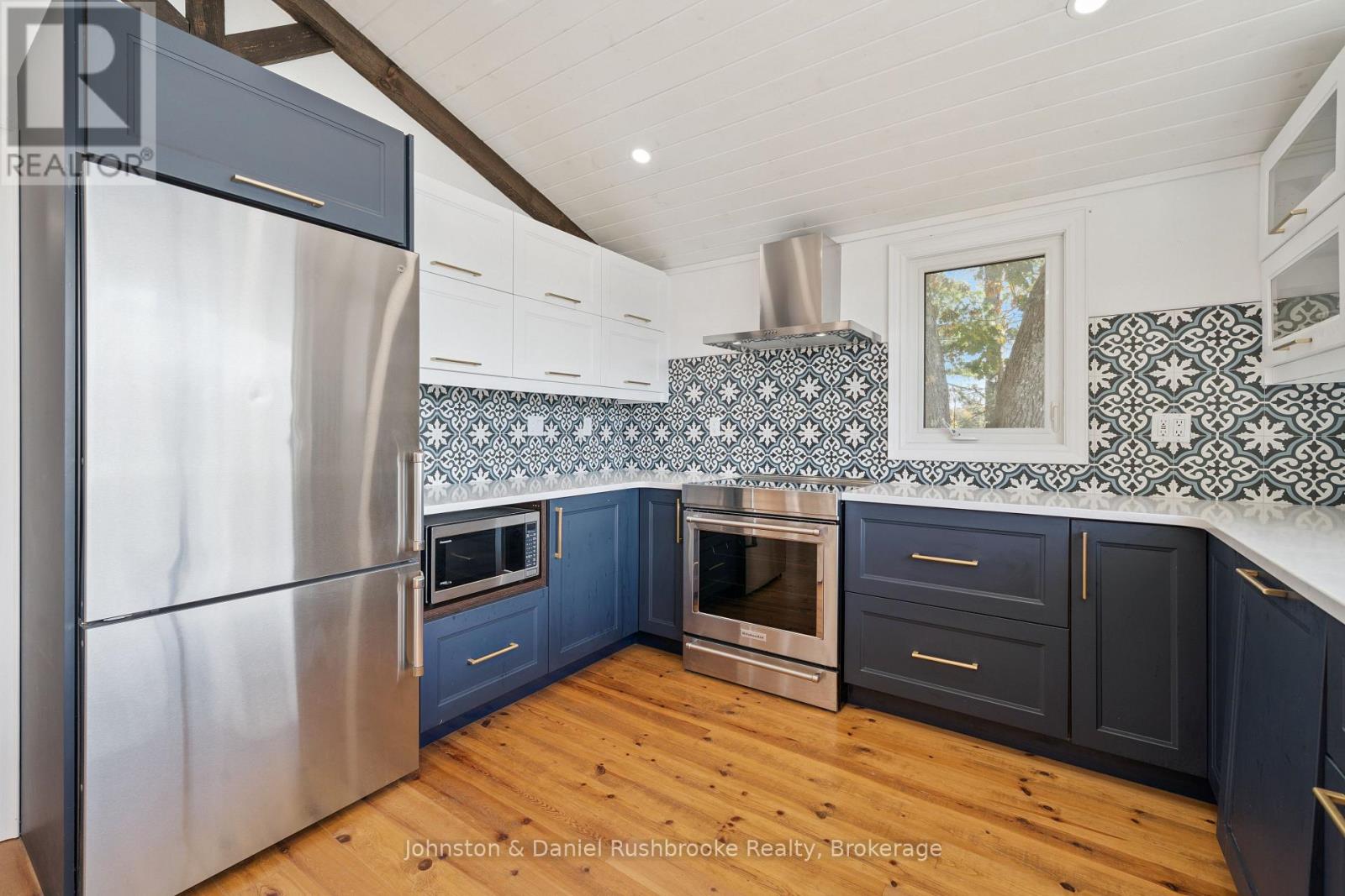 1042 El-Kee Point Lane, Muskoka Lakes, Ontario  P0B 1J0 - Photo 9 - X13111192