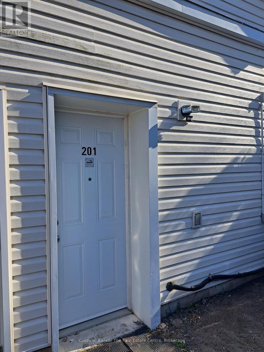 150 Hotchkiss Street, Gravenhurst, Ontario  P1P 1H6 - Photo 4 - X13111212