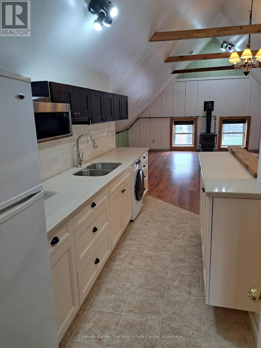 150 Hotchkiss Street, Gravenhurst, Ontario  P1P 1H6 - Photo 8 - X13111212
