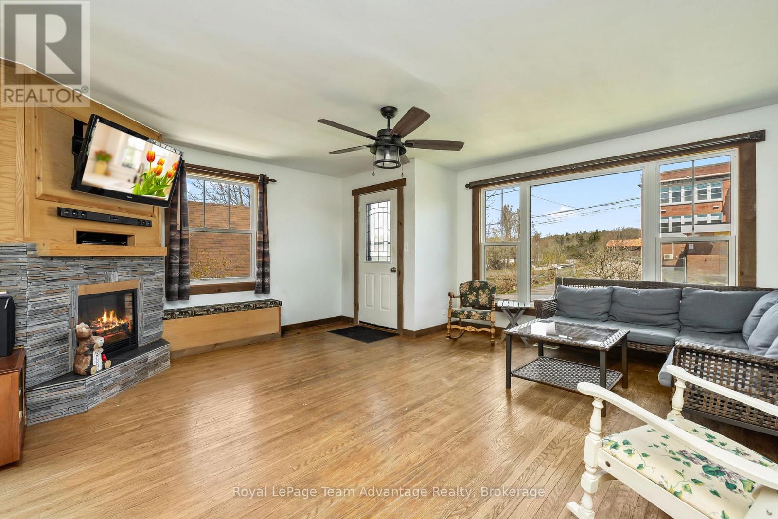 2 Meadow Street, Parry Sound, Ontario  P2A 2L9 - Photo 4 - X13112010