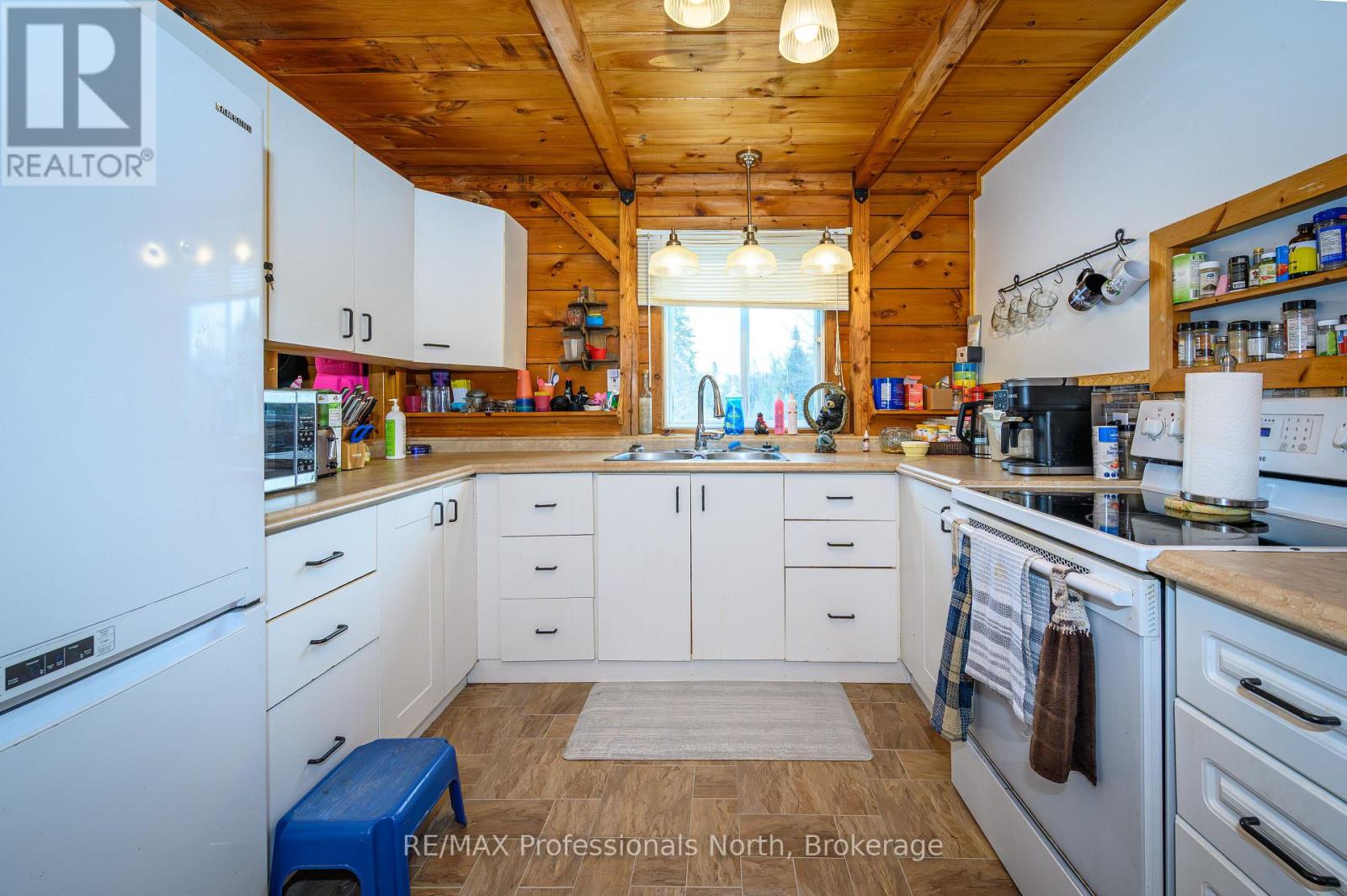 2315 Aspdin Road, Huntsville, Ontario P0B 1M0 - Photo 8 - X13116914