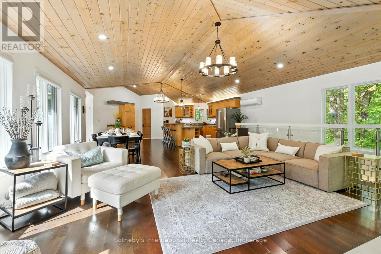 1060 North Kahshe Lake Road, Gravenhurst, Ontario P0E 1G0 - Photo 2 - X13117664