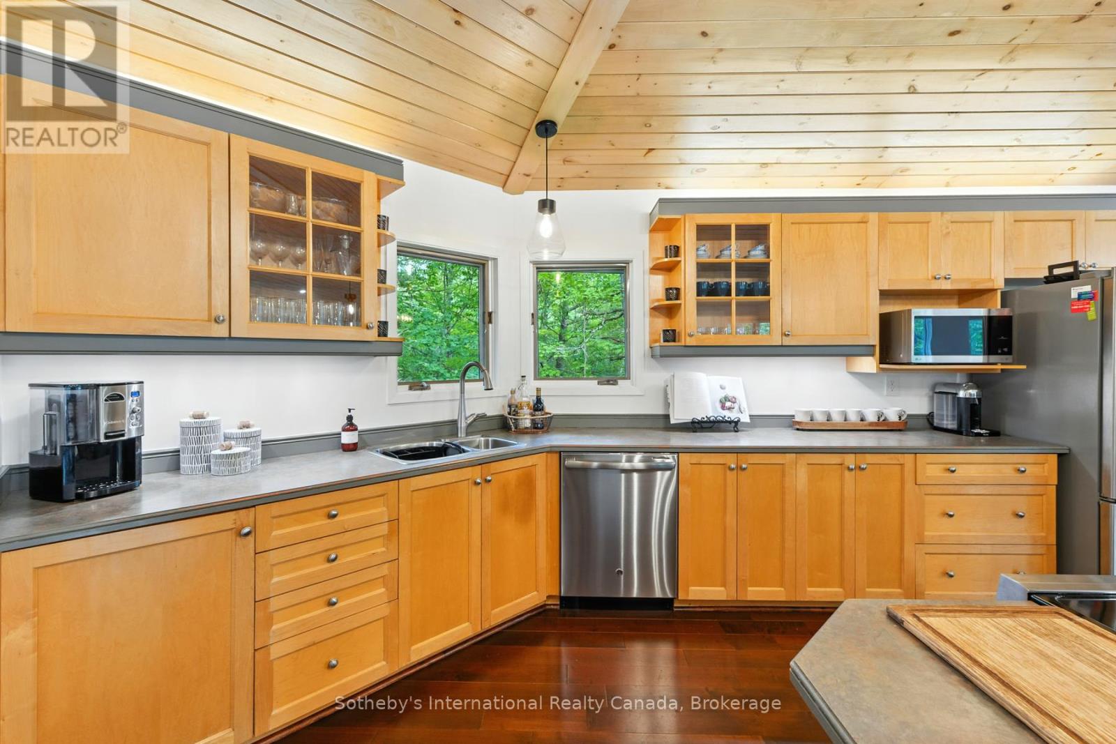 1060 North Kahshe Lake Road, Gravenhurst, Ontario P0E 1G0 - Photo 8 - X13117664