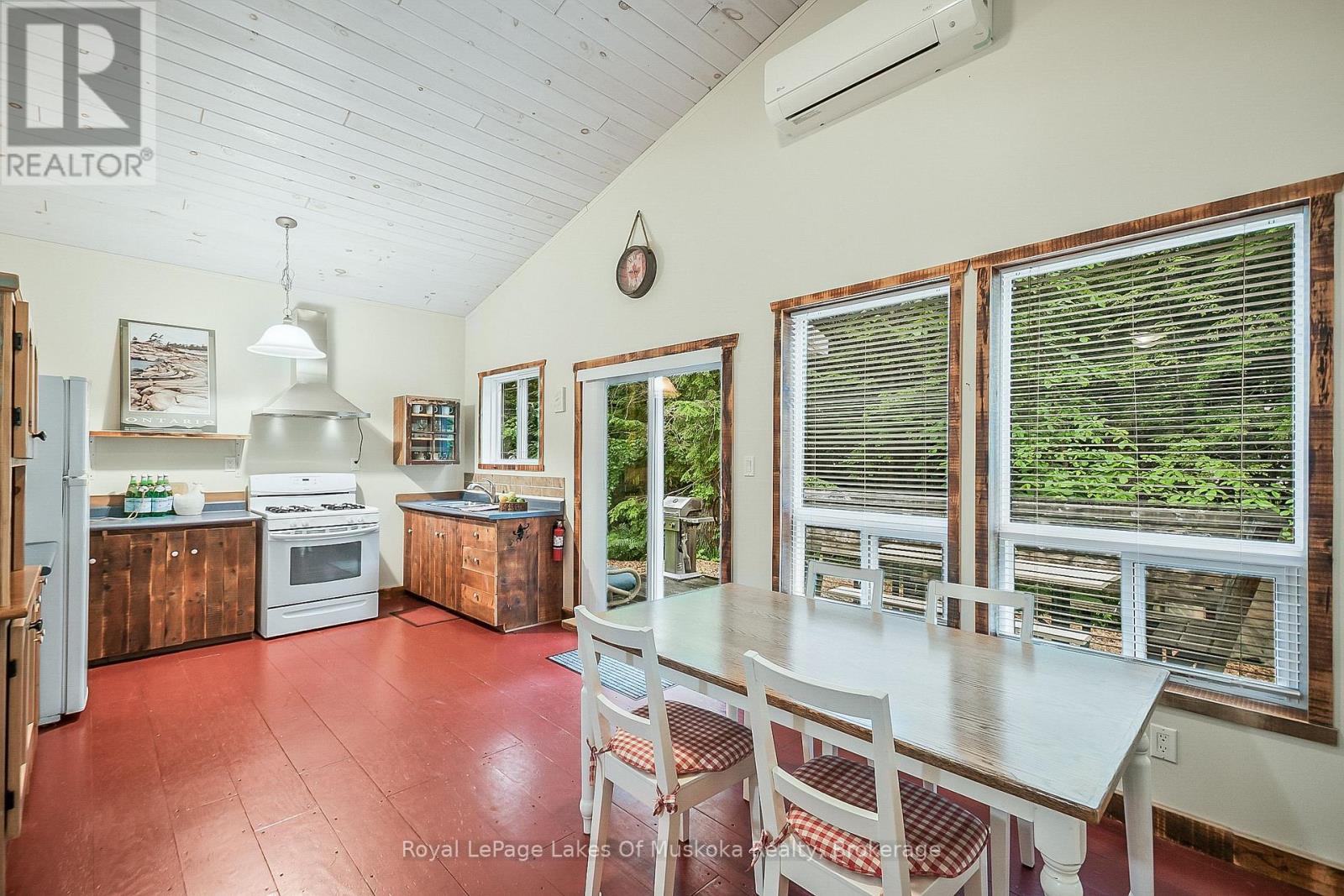 1009 Kirbys Beach Road, Bracebridge, Ontario P1L 1X2 - Photo 4 - X13120952