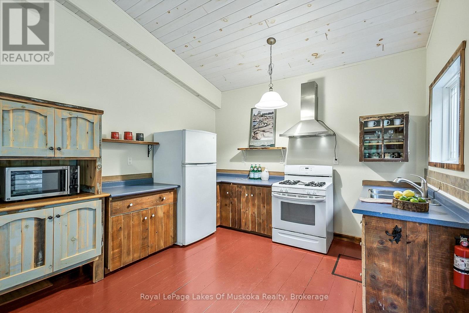1009 Kirbys Beach Road, Bracebridge, Ontario P1L 1X2 - Photo 5 - X13120952