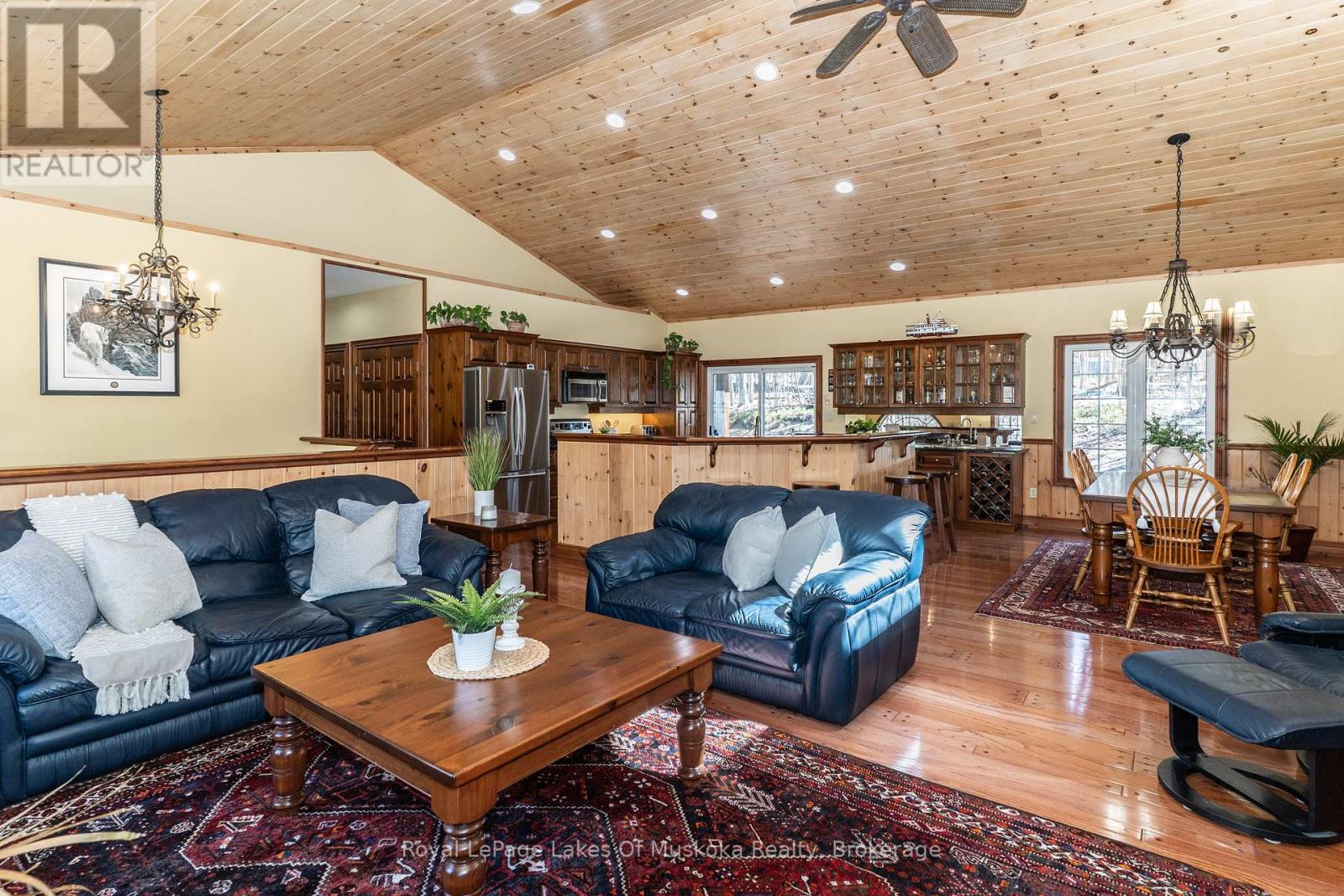 22 Duke Street, Muskoka Lakes, Ontario  P0B 1J0 - Photo 3 - X13123112
