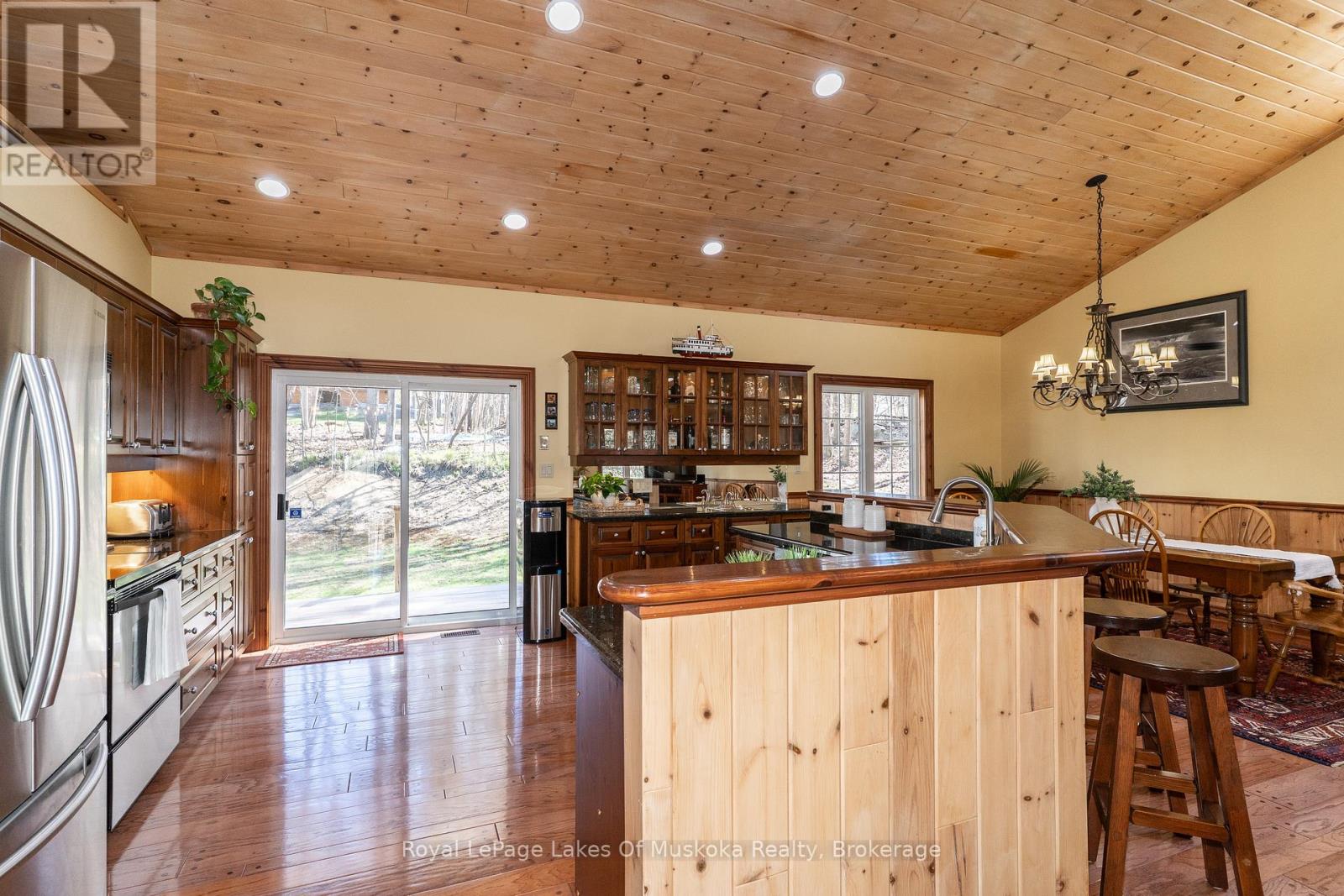22 Duke Street, Muskoka Lakes, Ontario  P0B 1J0 - Photo 4 - X13123112