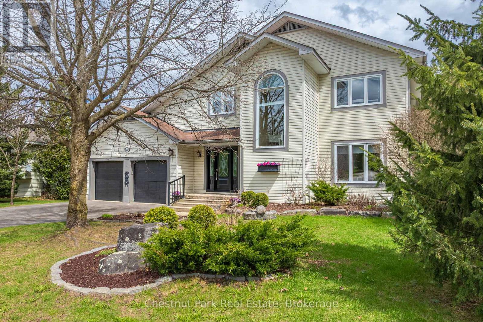 22 Glenwood Drive, Huntsville, Ontario  P1H 1B6 - Photo 1 - X13126560
