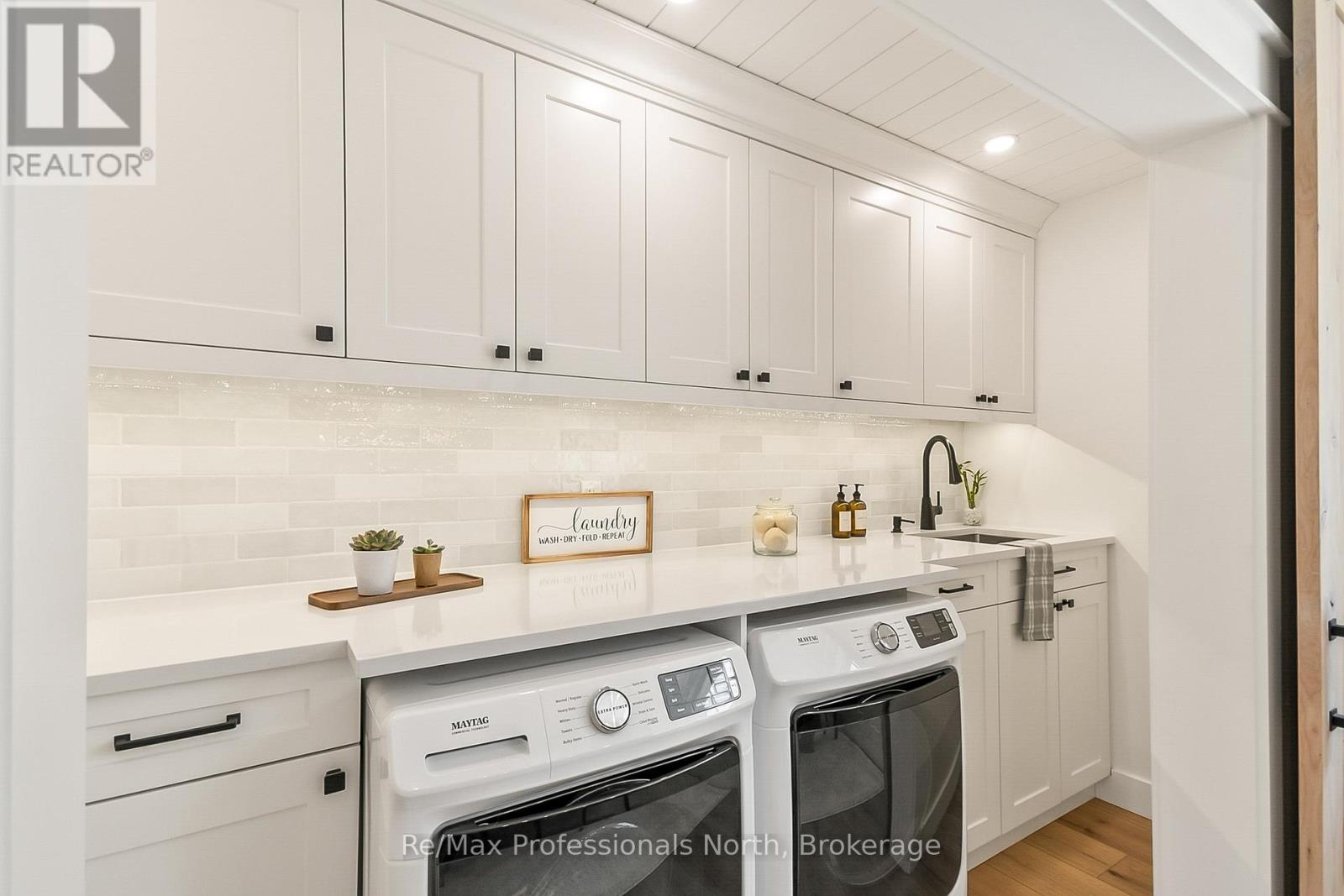 1054 Brydons Bay Road, Gravenhurst, Ontario  P1P 1R1 - Photo 11 - X13129310