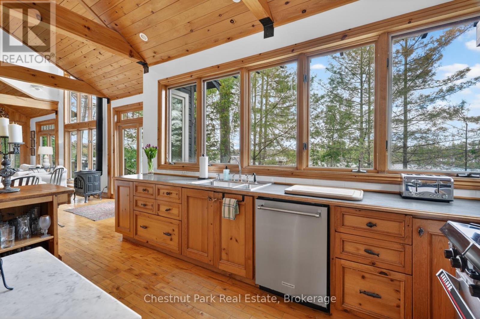 1069 Ridge Road, Muskoka Lakes, Ontario  P0C 1M0 - Photo 16 - X13130908