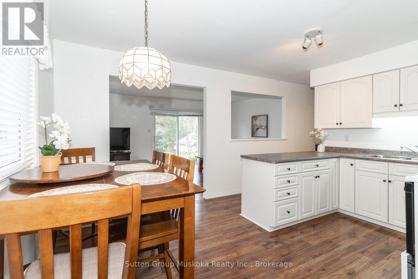 64 Spruce Drive, Huntsville, Ontario  P0B 1L0 - Photo 5 - X13131536