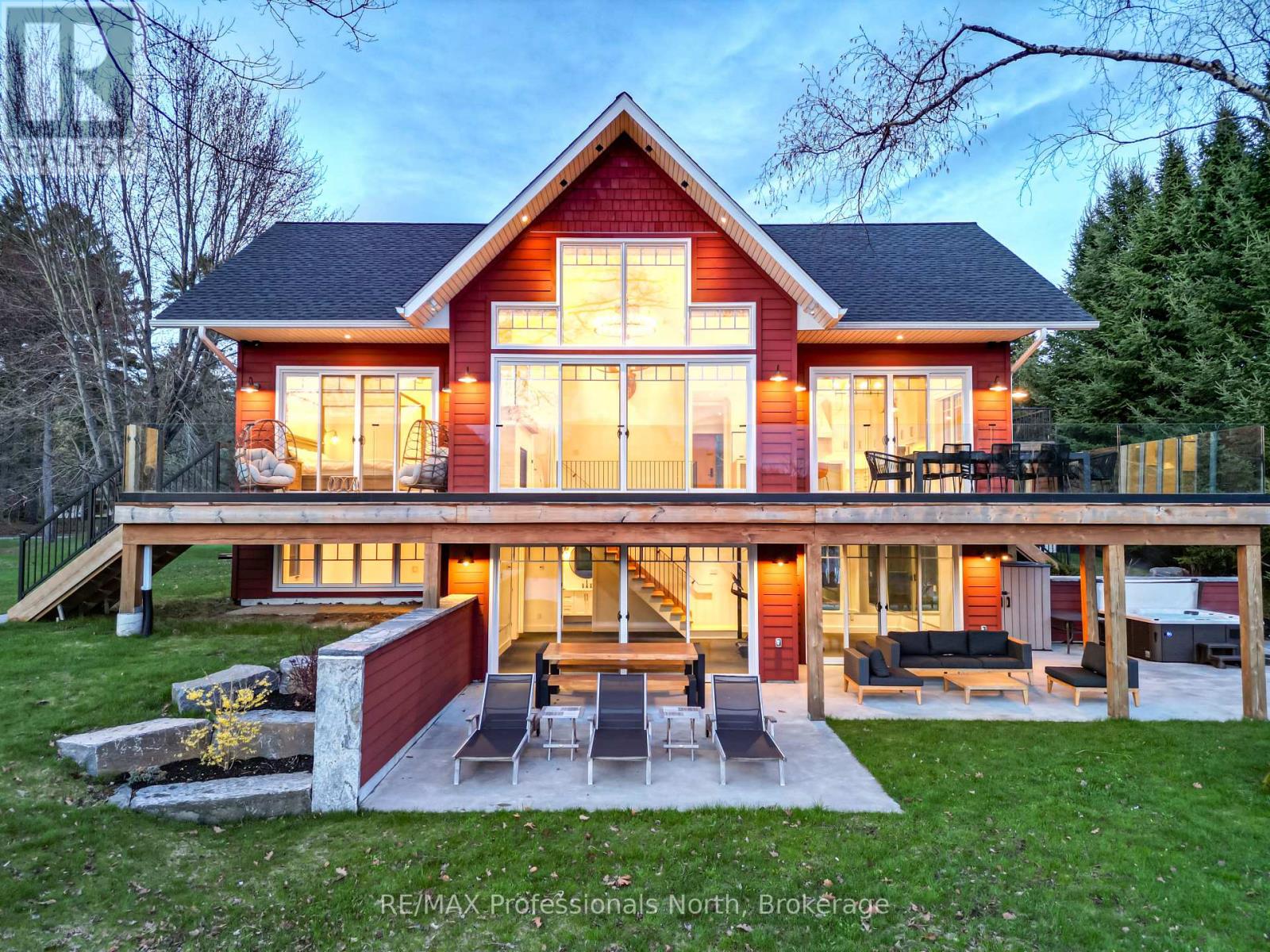 36 Beach Road, Huntsville, Ontario P0B 1M0 - Photo 1 - X13131834