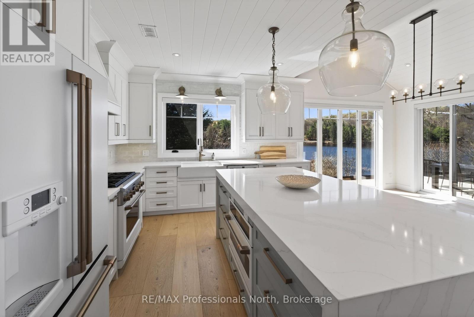 36 Beach Road, Huntsville, Ontario P0B 1M0 - Photo 14 - X13131834