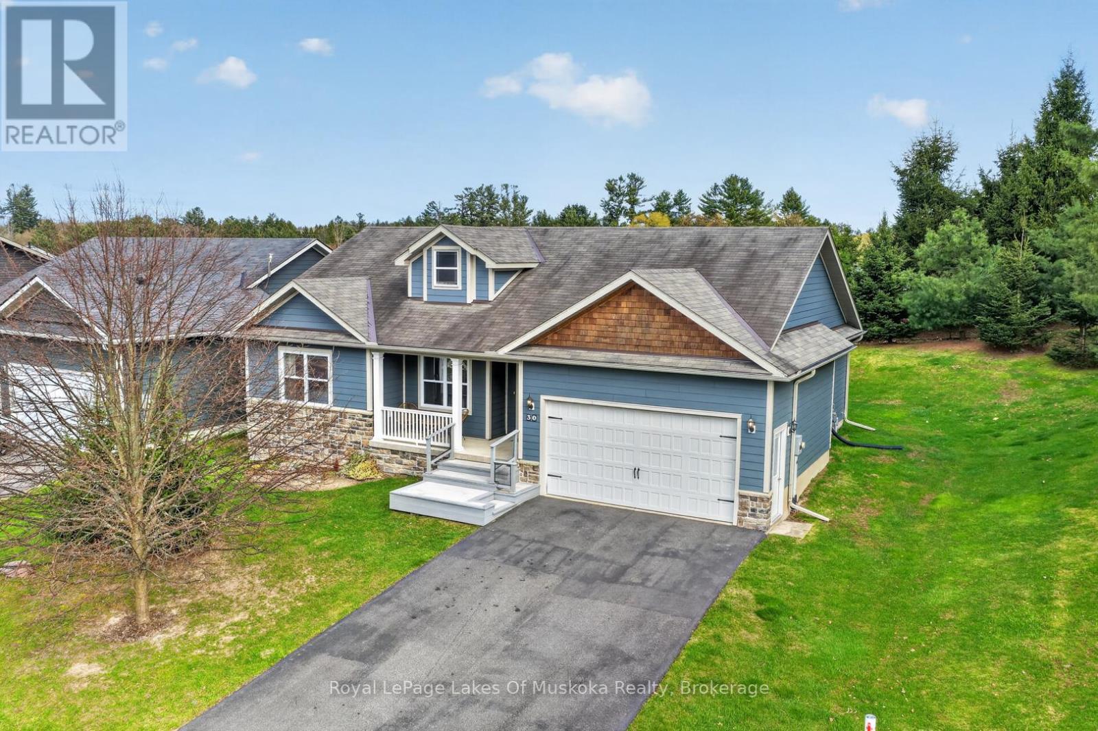 30 & 32 Gainsborough Road, Bracebridge, Ontario P1L 1W8 - Photo 1 - X13132434