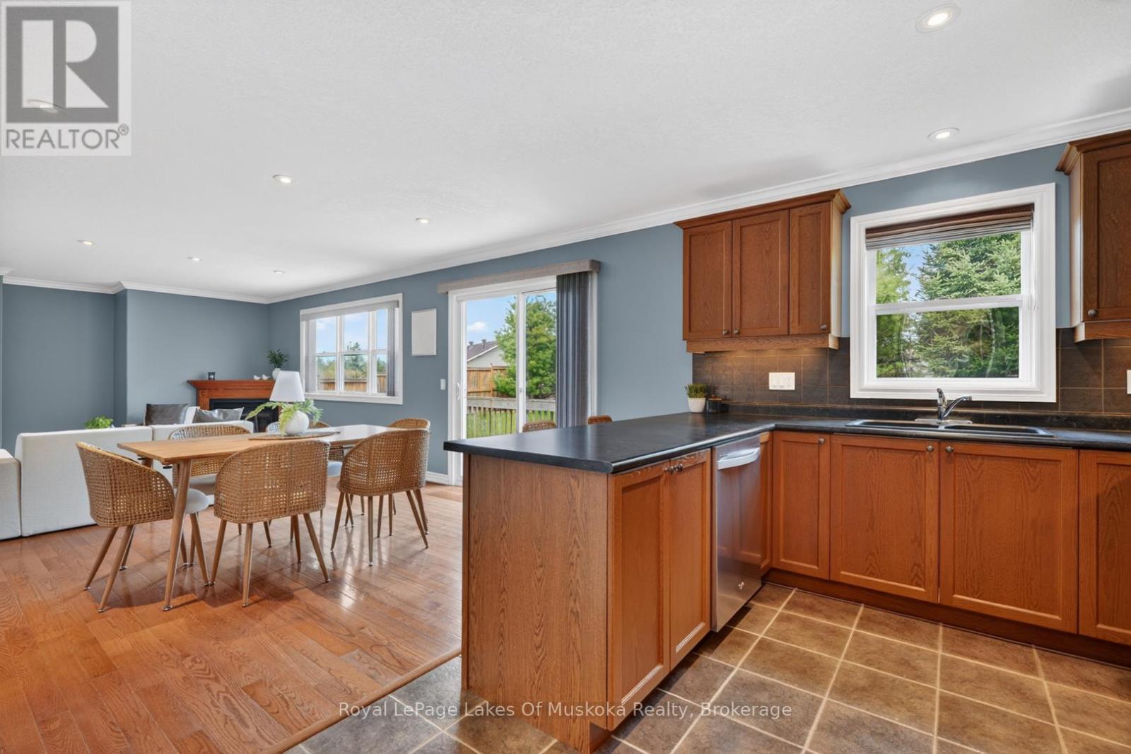 30 & 32 Gainsborough Road, Bracebridge, Ontario P1L 1W8 - Photo 12 - X13132434
