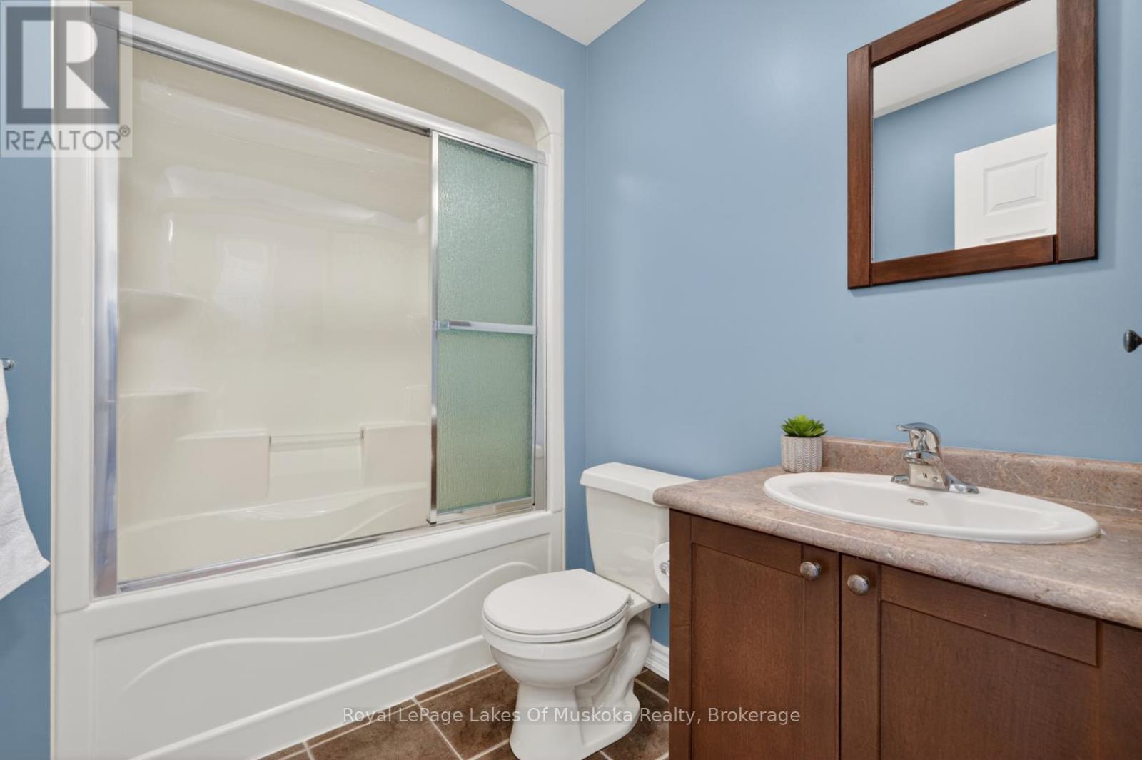 30 & 32 Gainsborough Road, Bracebridge, Ontario P1L 1W8 - Photo 22 - X13132434