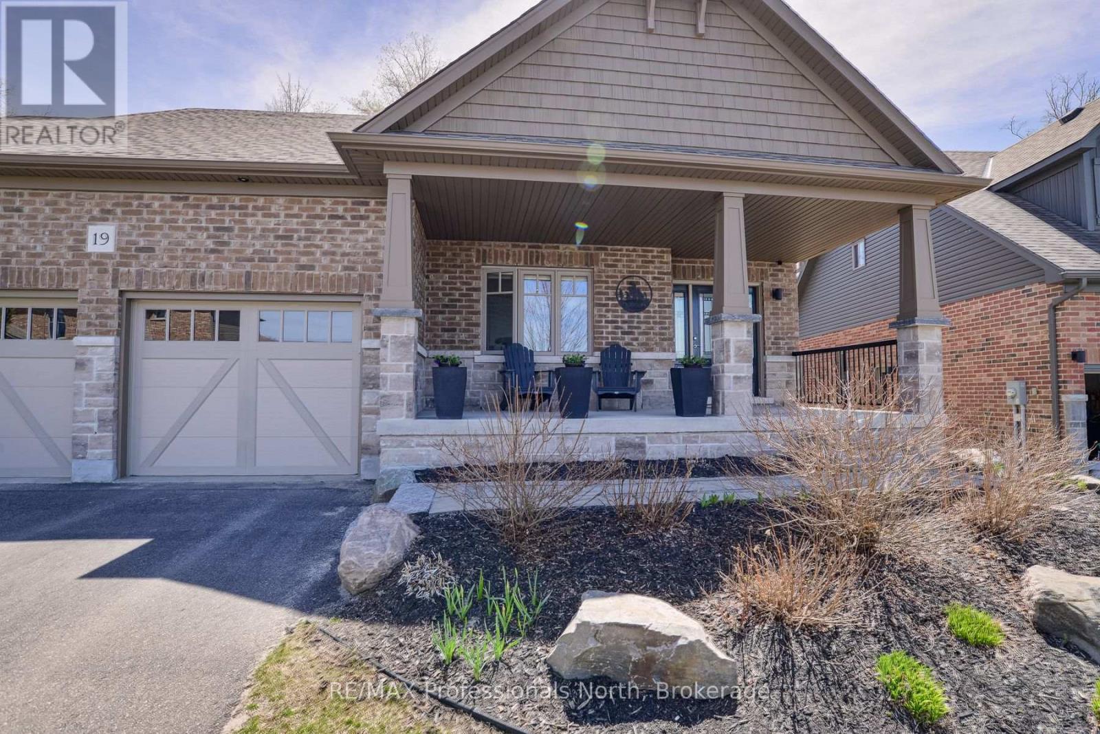 19 Selkirk Drive, Huntsville, Ontario P1H 0C5 - Photo 1 - X13134504
