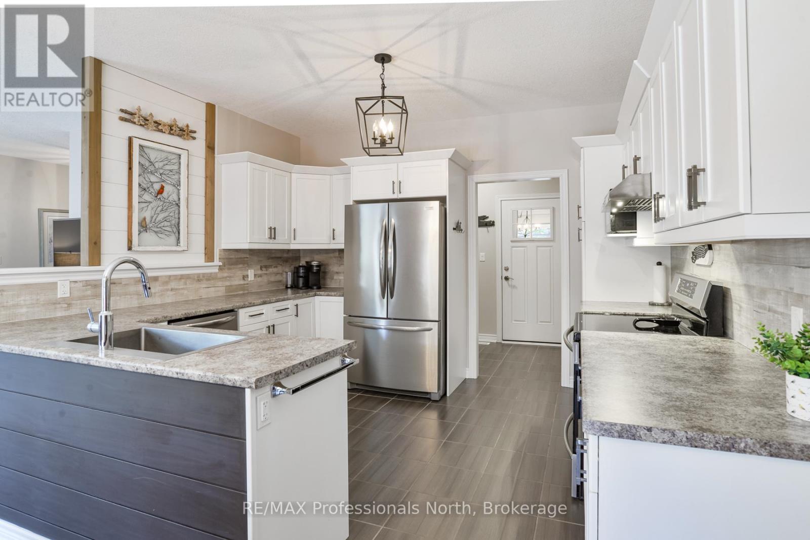 19 Selkirk Drive, Huntsville, Ontario P1H 0C5 - Photo 12 - X13134504