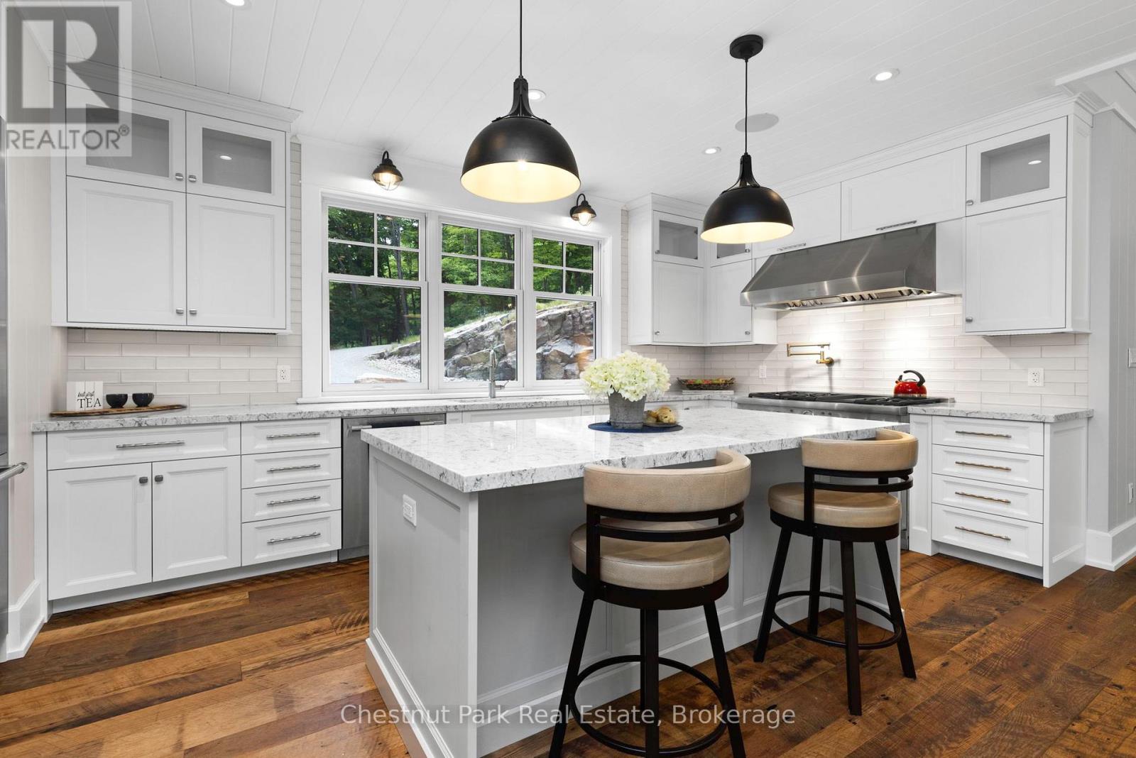 30 Bigwin Island, Lake Of Bays, Ontario  P0B 1A0 - Photo 17 - X13137668