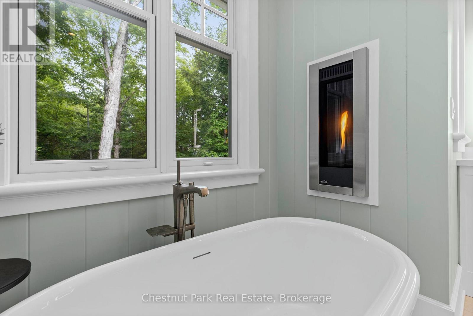 30 Bigwin Island, Lake Of Bays, Ontario  P0B 1A0 - Photo 25 - X13137668