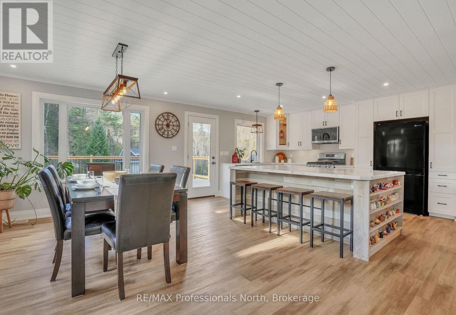 79 Mainhood Road, Huntsville, Ontario  P0B 1M0 - Photo 1 - X13137840