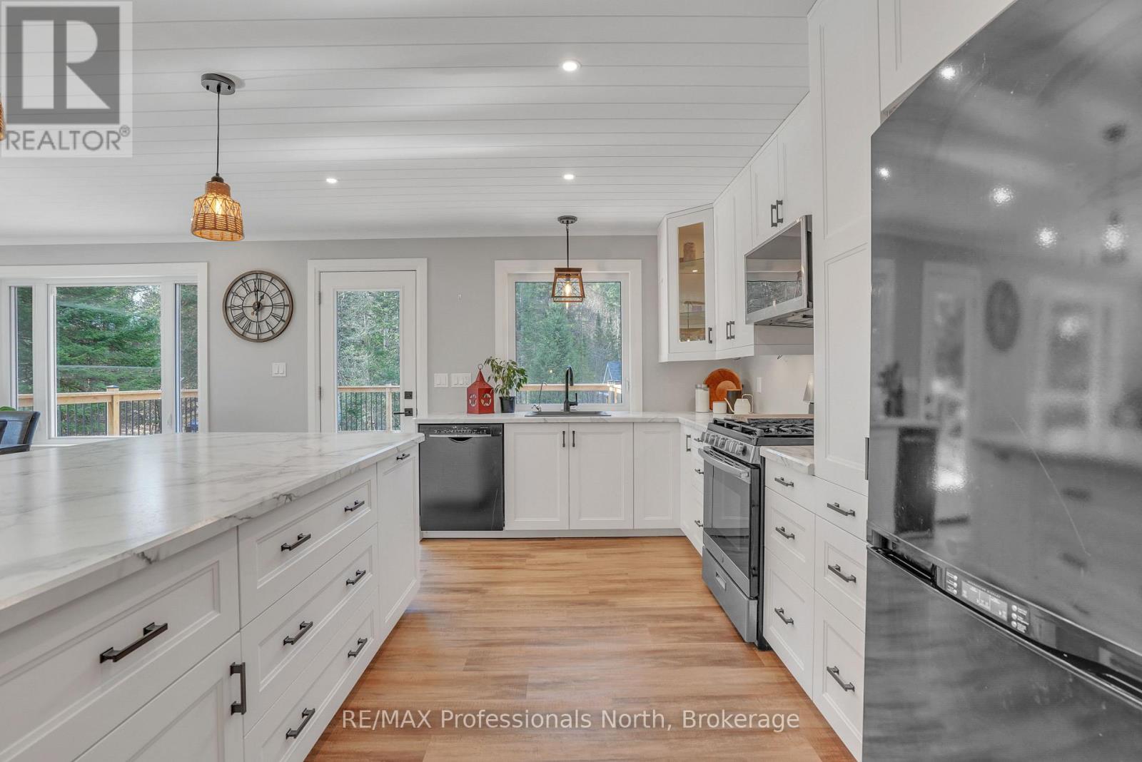 79 Mainhood Road, Huntsville, Ontario  P0B 1M0 - Photo 6 - X13137840