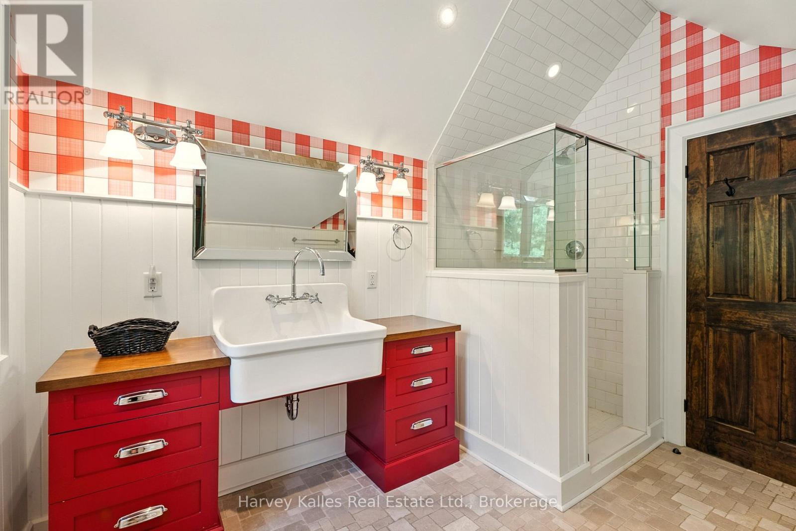 1190 Parkers Point Road, Gravenhurst, Ontario P1P 1R2 - Photo 45 - X13141050