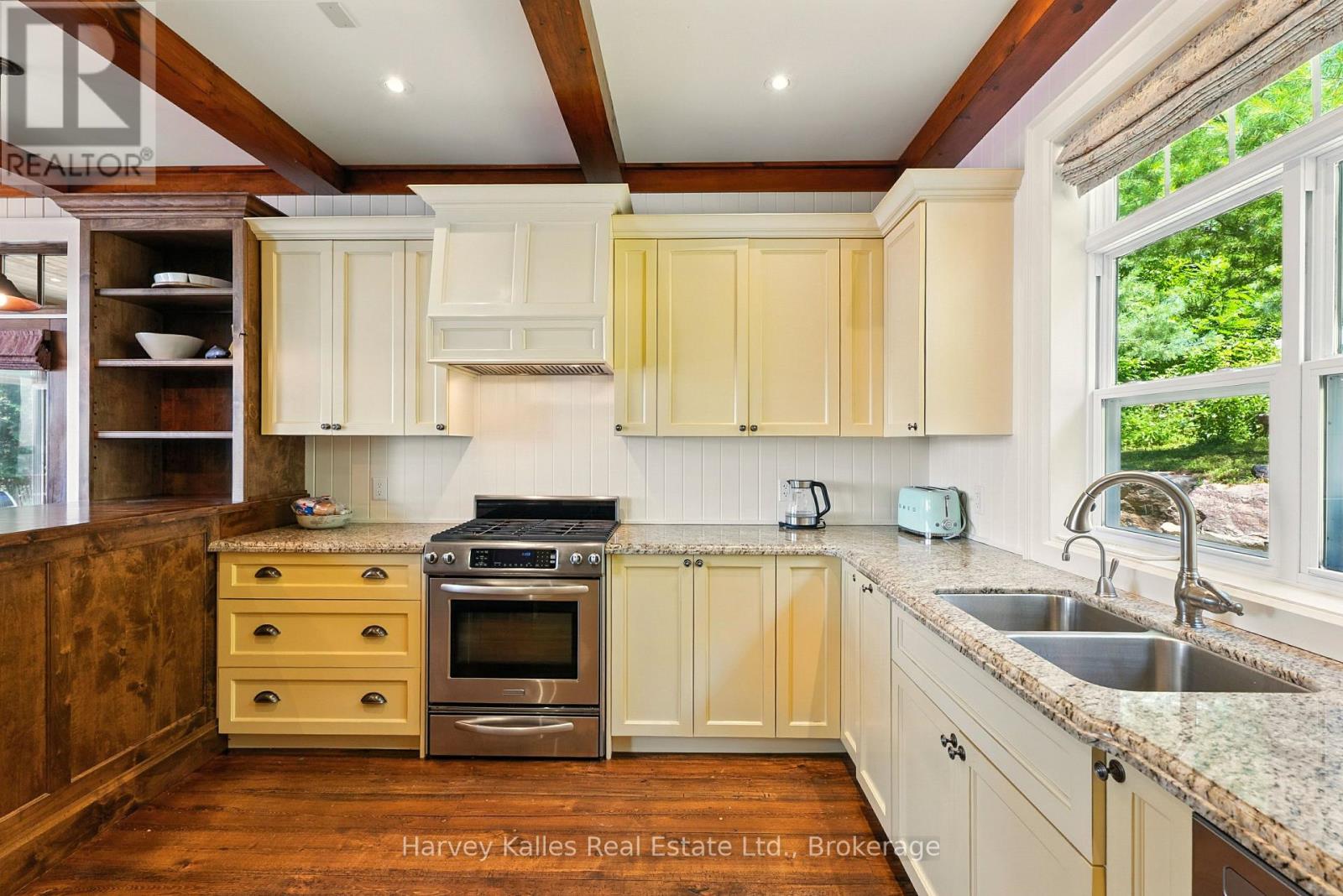 1190 Parkers Point Road, Gravenhurst, Ontario P1P 1R2 - Photo 8 - X13141050