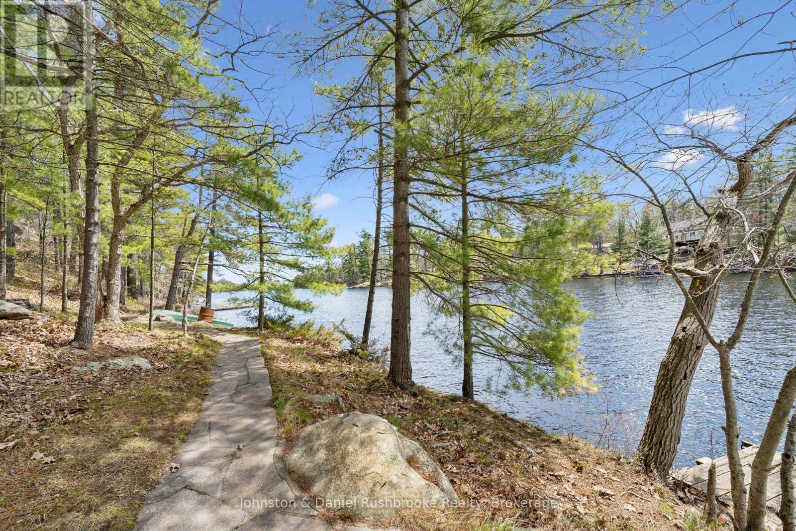 1052 North Sunset Bay Road, Gravenhurst, Ontario P1P 1R2 - Photo 34 - X13143730