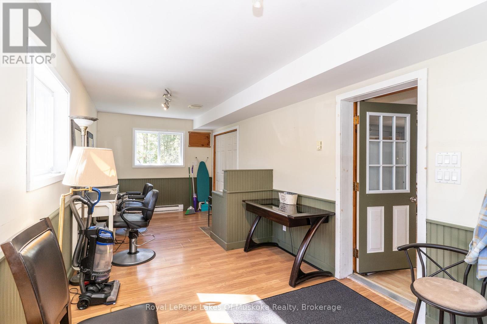 555 Wagner Street, Gravenhurst, Ontario  P1P 1E1 - Photo 3 - X13143812
