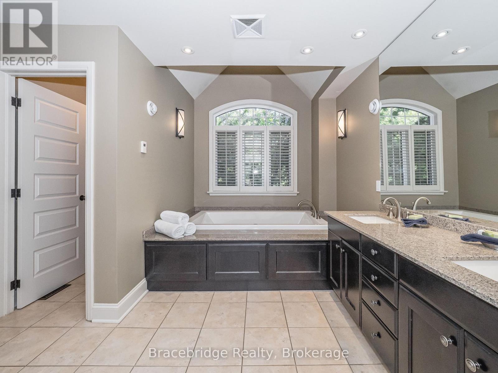 Sandfield 8 W4 - 3876 Muskoka Rd 118 Highway W, Muskoka Lakes, Ontario P0B 1J0 - Photo 29 - X13153946