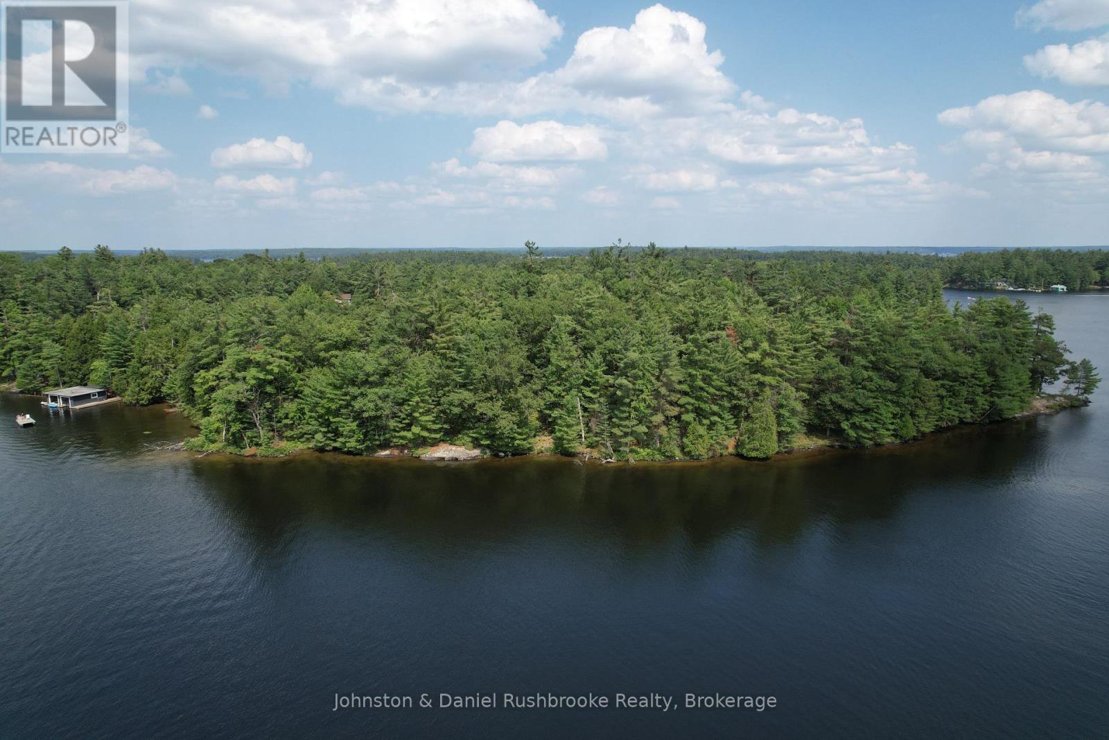 2 Island 24lm (Denison), Gravenhurst, Ontario  P1P 1R2 - Photo 1 - X13155808