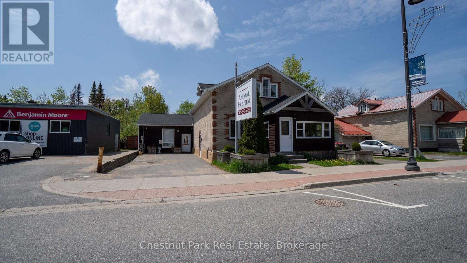 571 Muskoka Road N, Gravenhurst, Ontario  P1P 1E7 - Photo 1 - X13161204