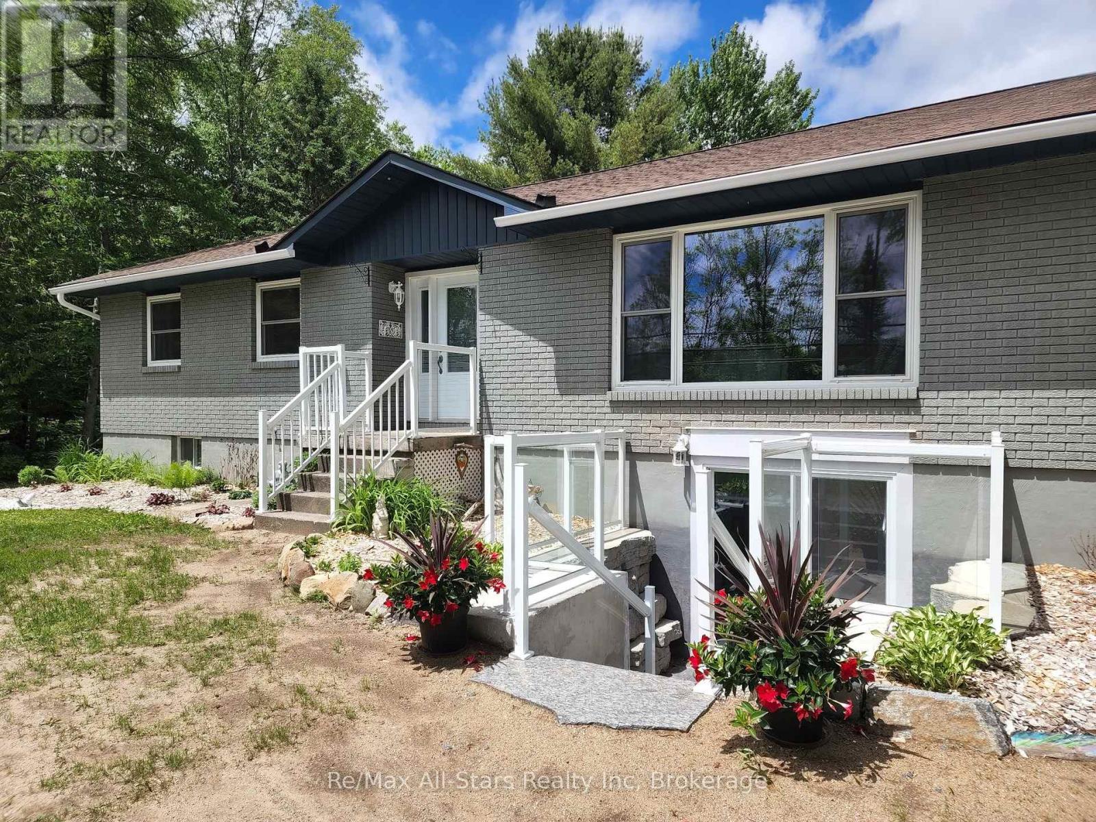 2797 Highway 60 Highway, Lake Of Bays, Ontario P0A 1H0 - Photo 3 - X13161680