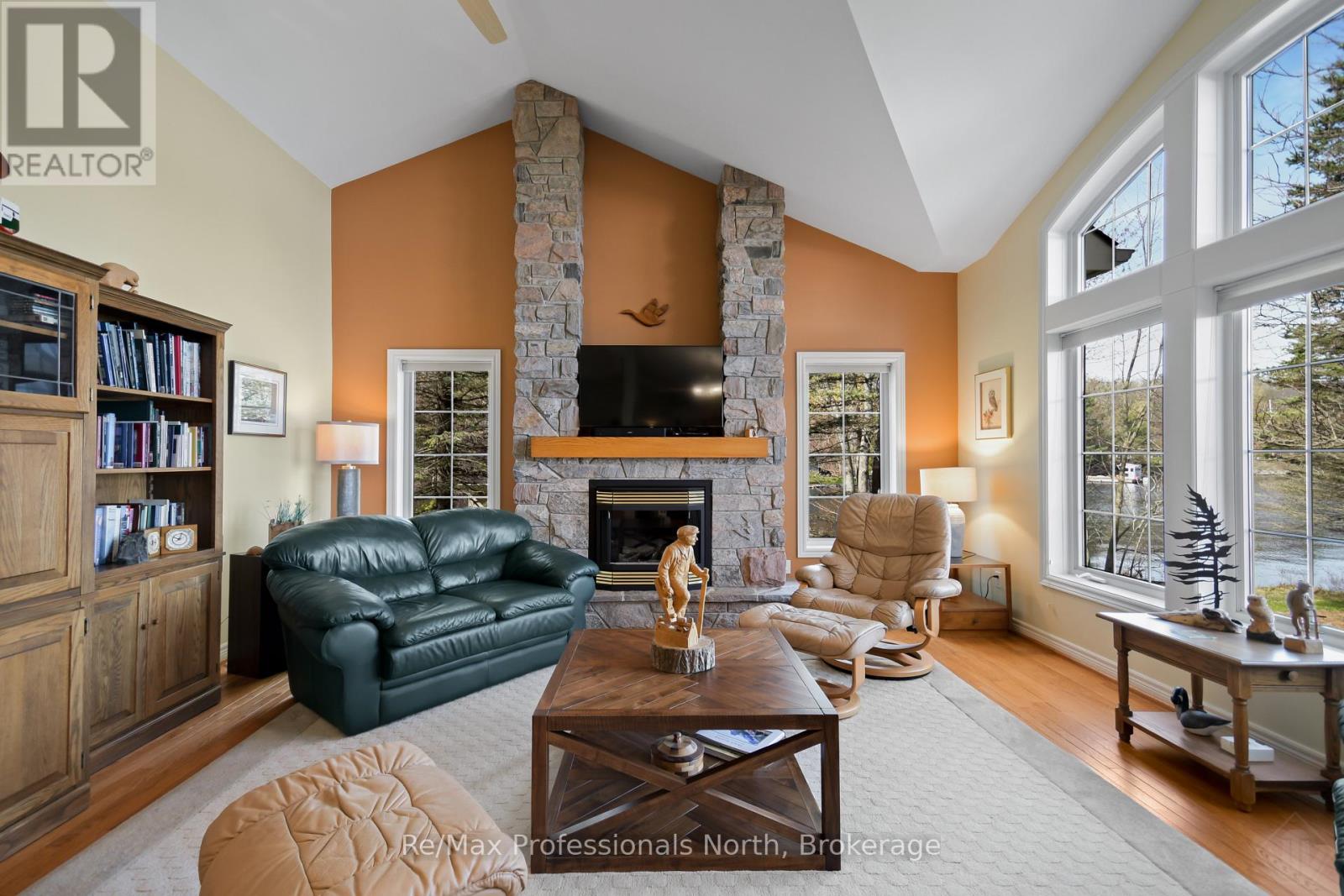 355 Loudon Point Road, Gravenhurst, Ontario  P1P 1R2 - Photo 8 - X13162310