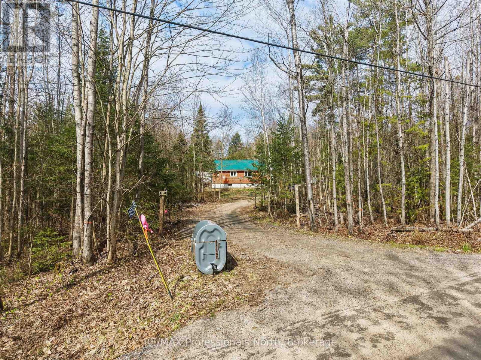 1070 Vankoughnet Road, Bracebridge, Ontario P1L 1X1 - Photo 3 - X13164372