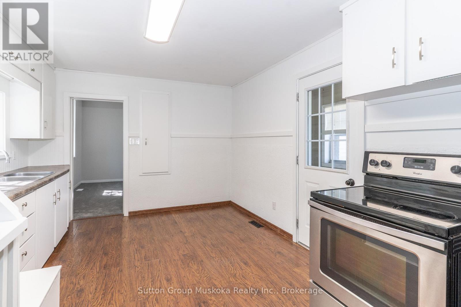 18 Susan Street W, Huntsville, Ontario P1H 1X4 - Photo 11 - X13169254