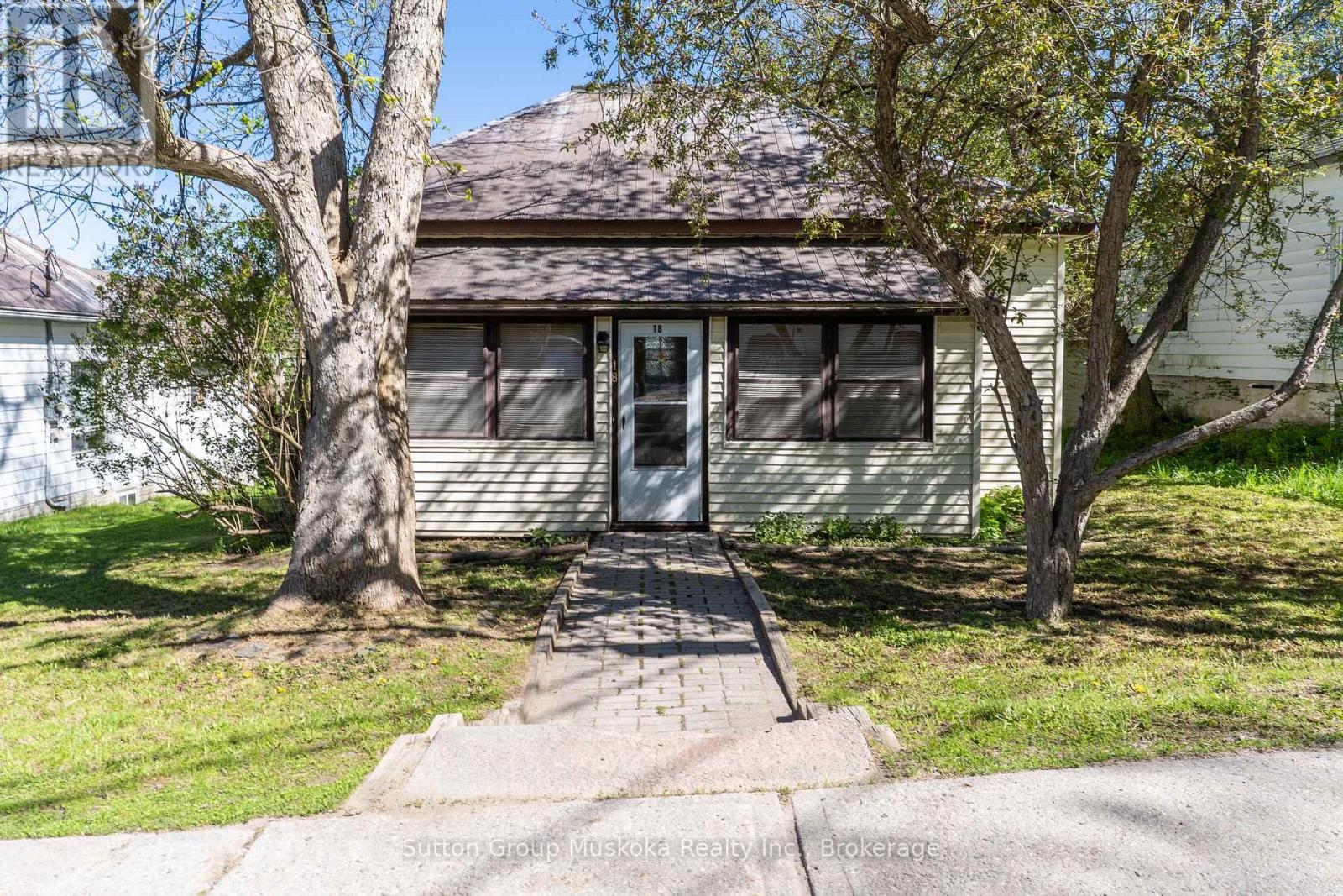 18 Susan Street W, Huntsville, Ontario P1H 1X4 - Photo 23 - X13169254