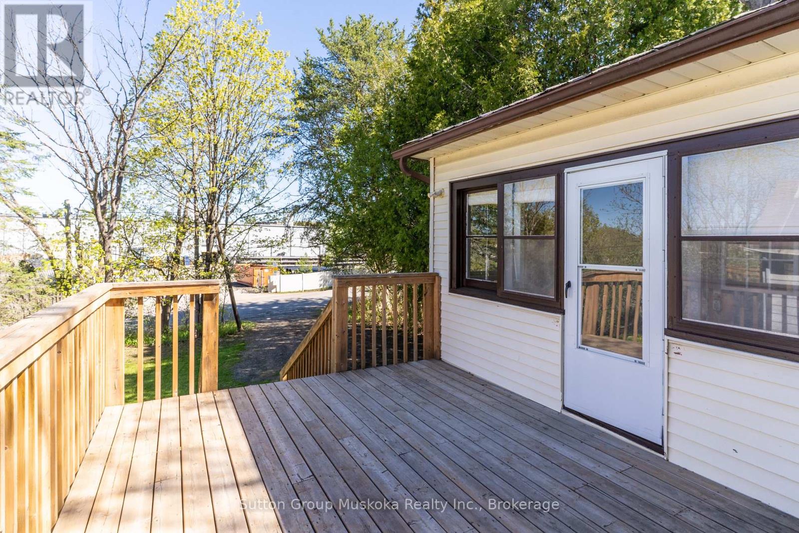 18 Susan Street W, Huntsville, Ontario P1H 1X4 - Photo 3 - X13169254
