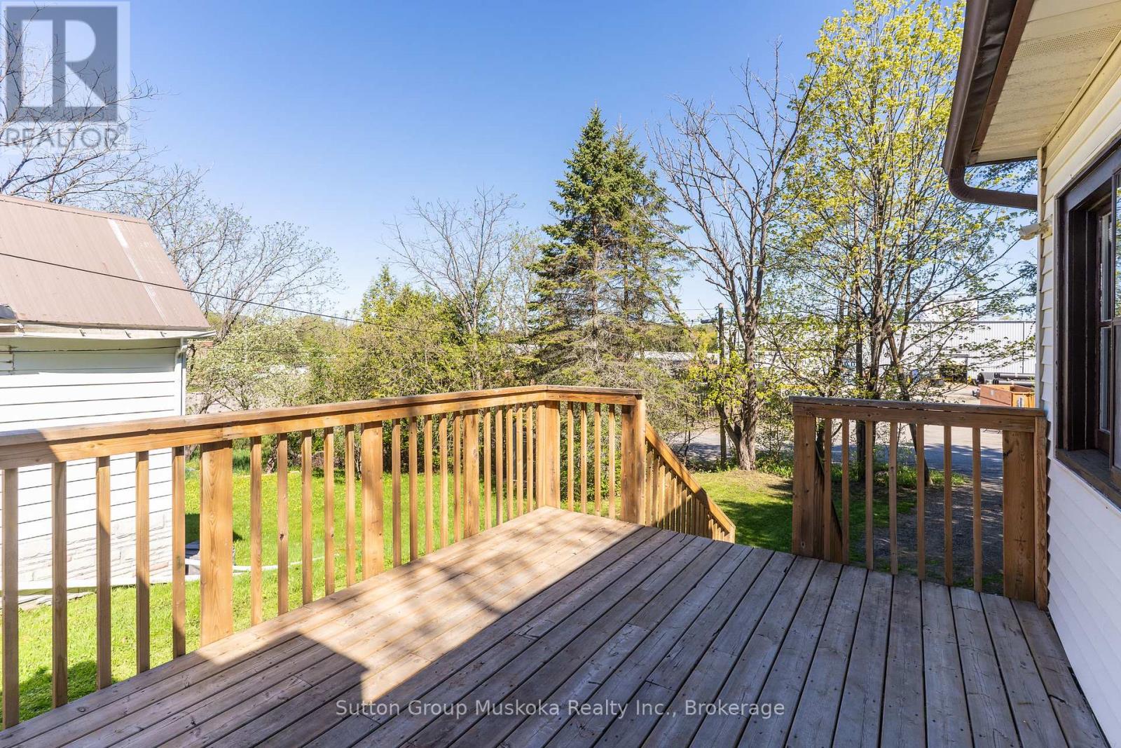 18 Susan Street W, Huntsville, Ontario P1H 1X4 - Photo 4 - X13169254