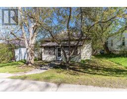 18 SUSAN STREET W, Huntsville, Ontario