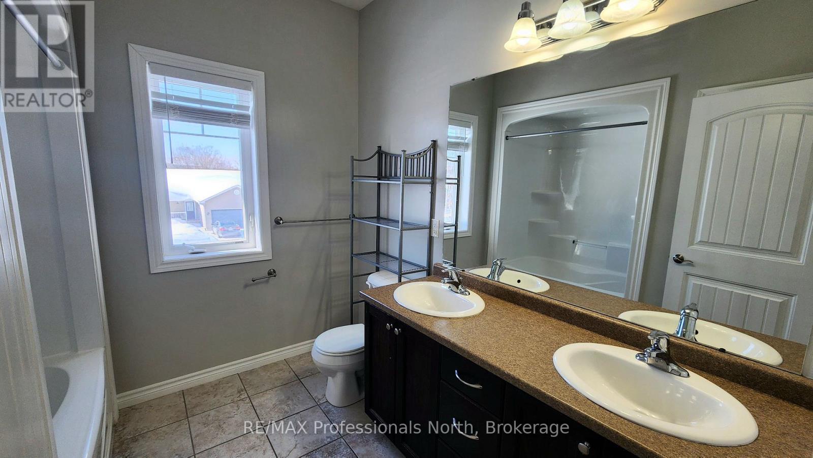 33 Goodwin Drive, Huntsville, Ontario P1H 2R3 - Photo 6 - X13169292