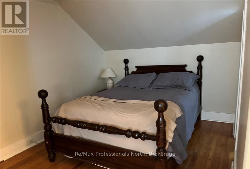 261 Hotchkiss Street, Gravenhurst, Ontario P1P 1H7 - Photo 13 - X13169332