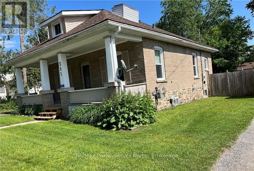261 Hotchkiss Street, Gravenhurst, Ontario P1P 1H7 - Photo 2 - X13169332