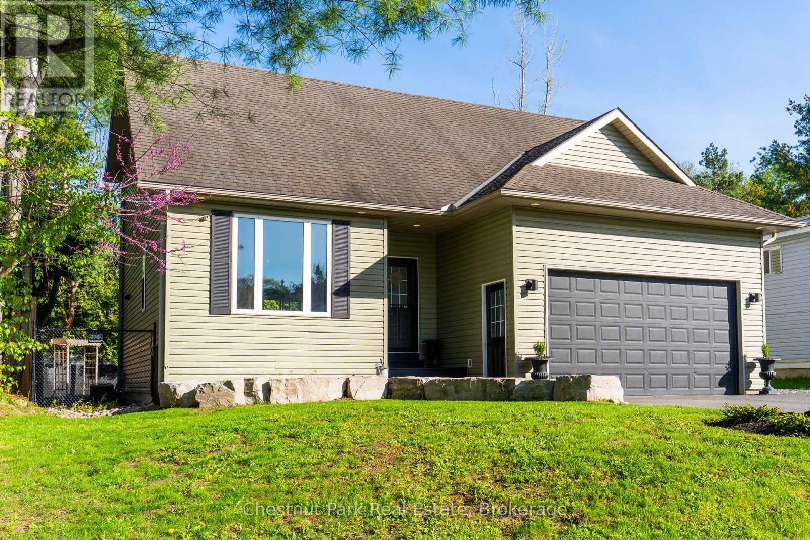 6 Johnston Street, Muskoka Lakes, Ontario  P0B 1J0 - Photo 4 - X13169660