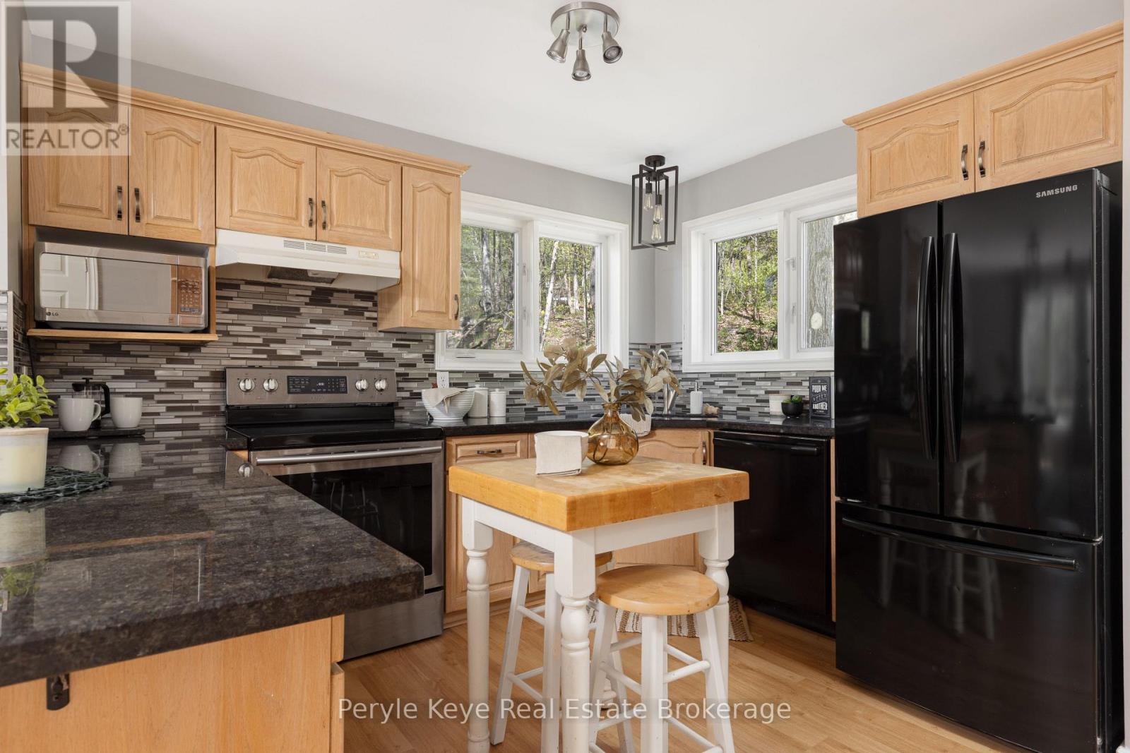 1042 Hillside Crescent, Lake Of Bays, Ontario P1H 2J6 - Photo 36 - X13173096