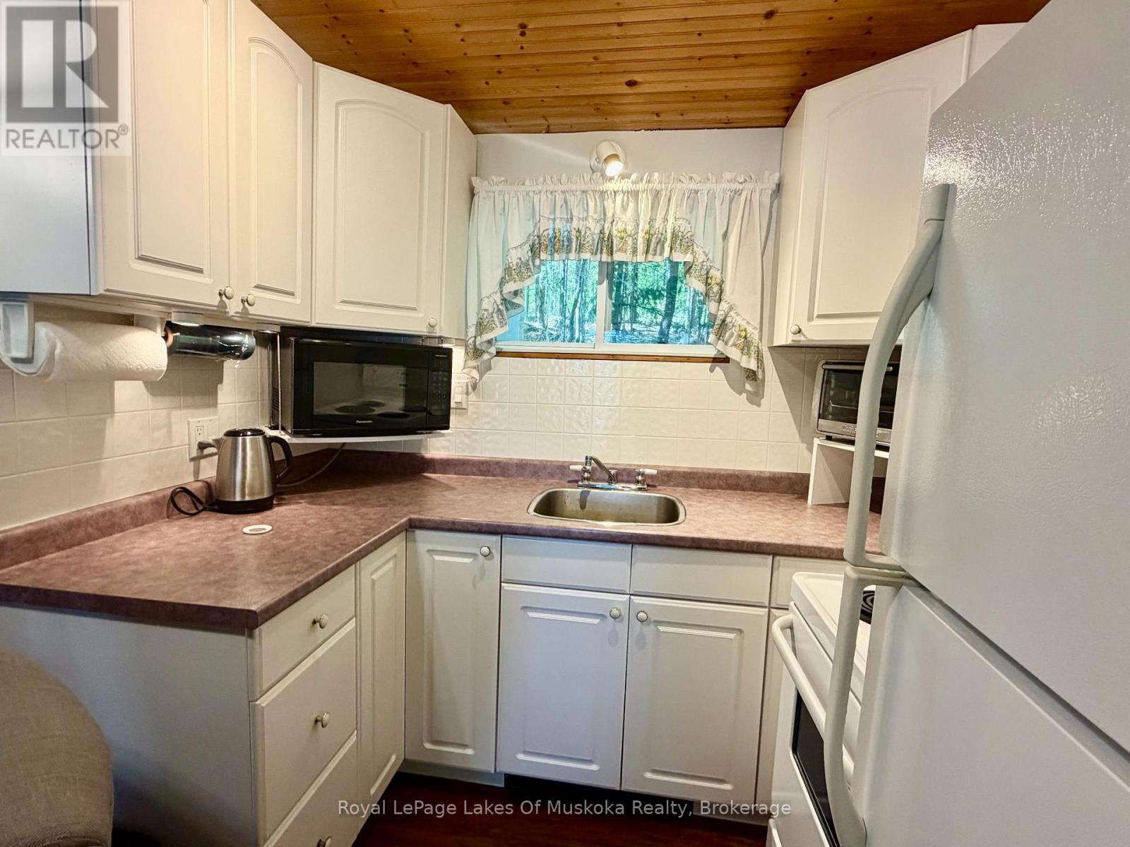 1082 Lakeshore Drive S, Bracebridge, Ontario P1L 1X3 - Photo 4 - X13192206