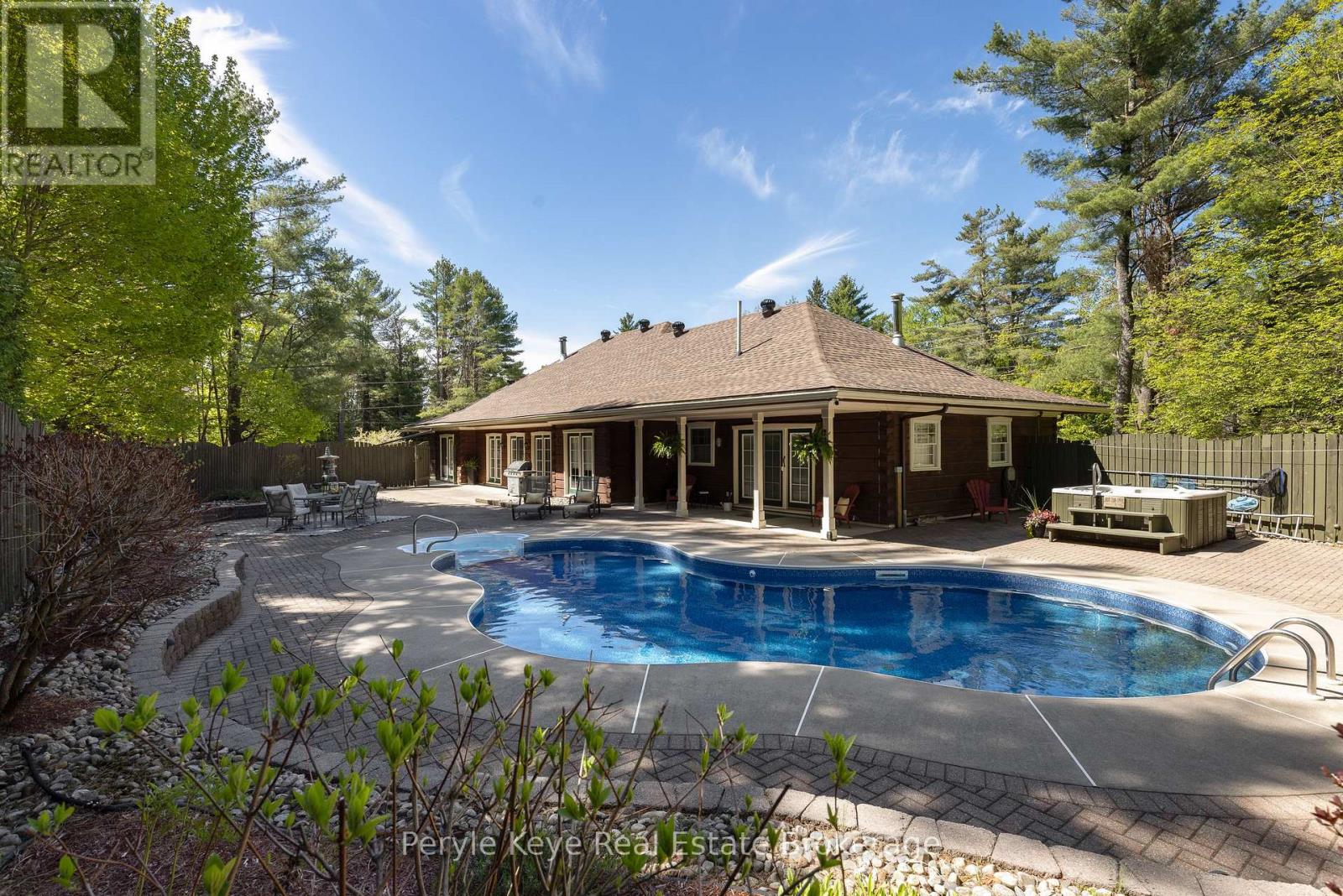1 Kevin Crescent, Bracebridge, Ontario P1L 1A7 - Photo 1 - X13212362